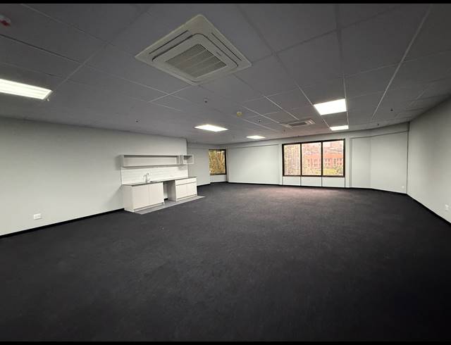 165M² OFFICE TO LET IN PARKTOWN
